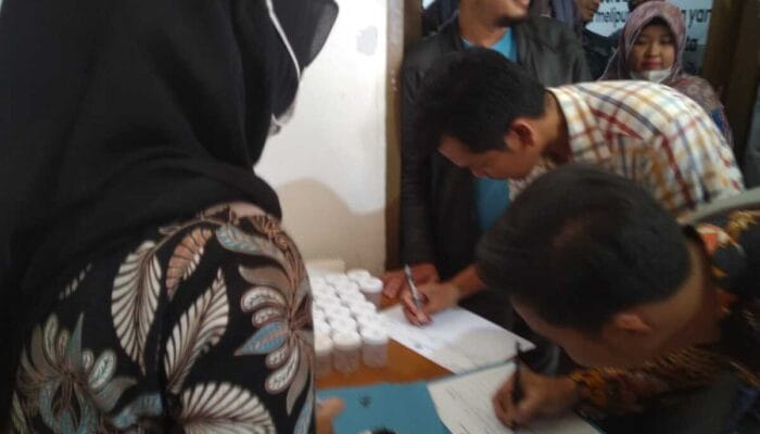 Panwascam Bandung Barat Jalani Tes Urine