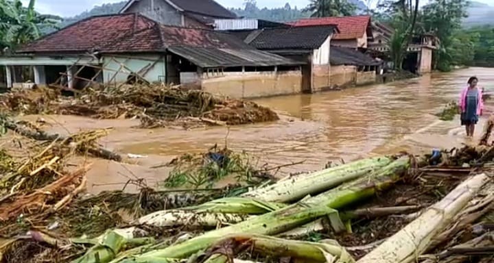 Ribuan Rumah di Trenggalek Terendam Banjir