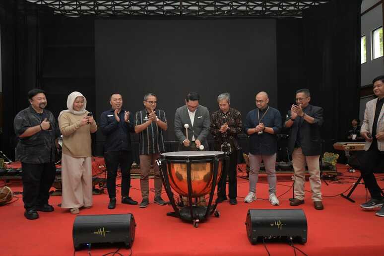 Ridwan Kamil Buka CAP Jabar dan Pasar Senja 2022