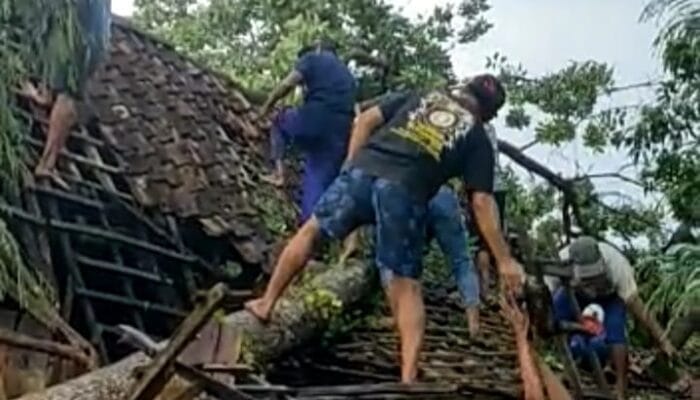 Bencana Alam Robohkan Rumah Warga di Madiun