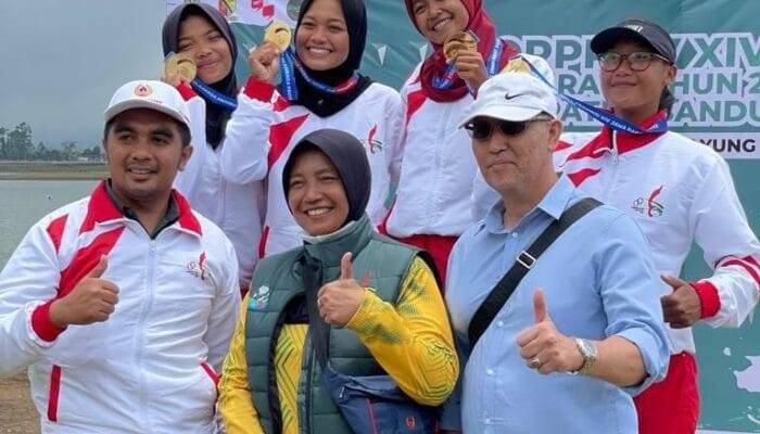 Cabor Dayung Putri KBB Raih Emas di Porprov XIV Jabar