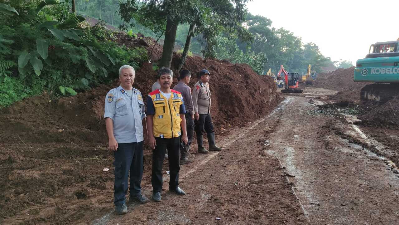 Jalan Cipanas – Cianjur Mulai Diberlakukan Tutup Buka