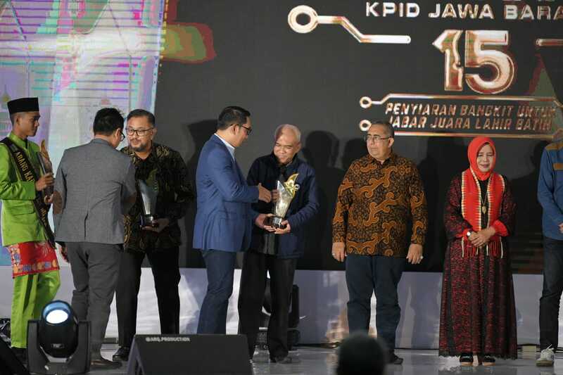 KPID Jabar Beri Penghargaan