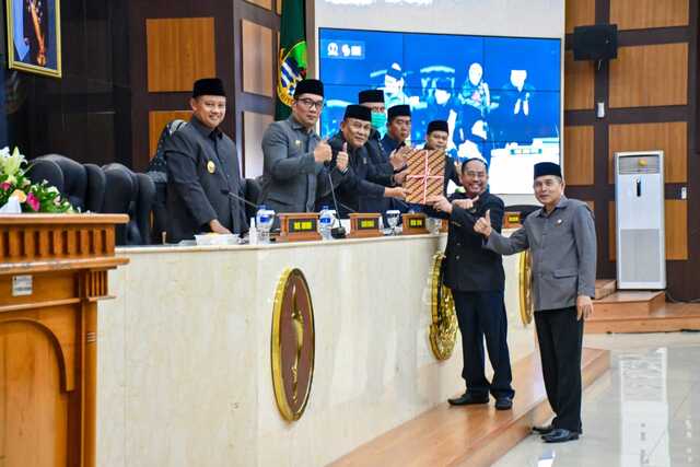 Pemdaprov Jabar - DPRD Setujui Raperda APBD 2023
