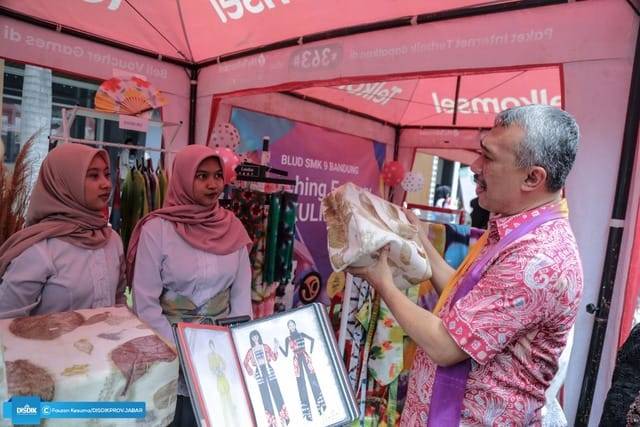 Produk SMKN 9 Bandung Diacungi Jempol