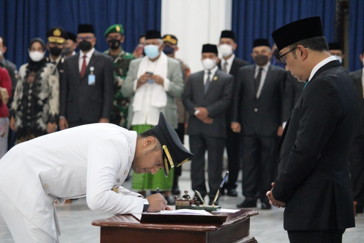 Sah! Hengky Kurniawan Jabat Bupati Bandung Barat