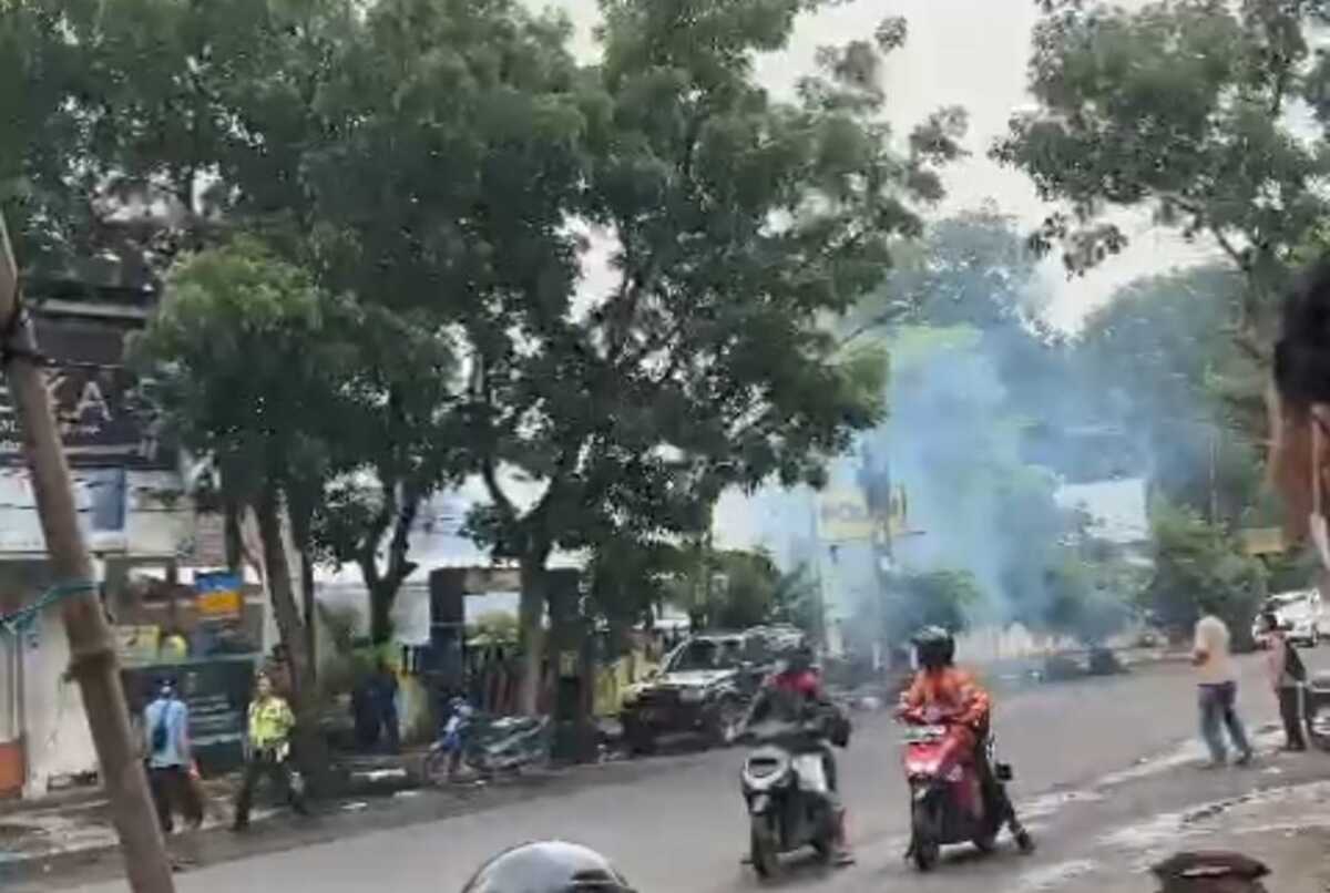 Bom Polsek Astananyar, 11 Orang Jadi Korban