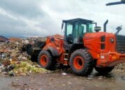 Dinas Lingkungan Hidup Kabupaten Bandung Keruk Sampah