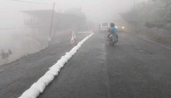 Jalan Masuk Telaga Sarangan Longsor, yang Liburan Waspada