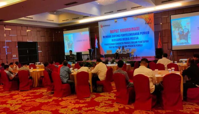 Media Massa Guru Politik & Sumber Kegaduhan Publik