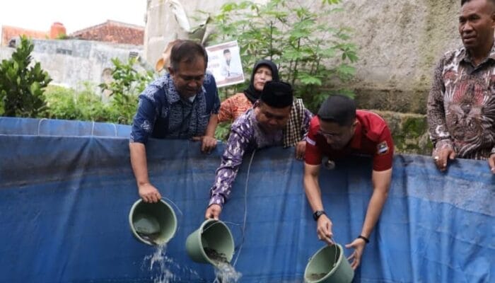 Pemkab Bandung Barat Salurkan 1.000 Bibit Lele