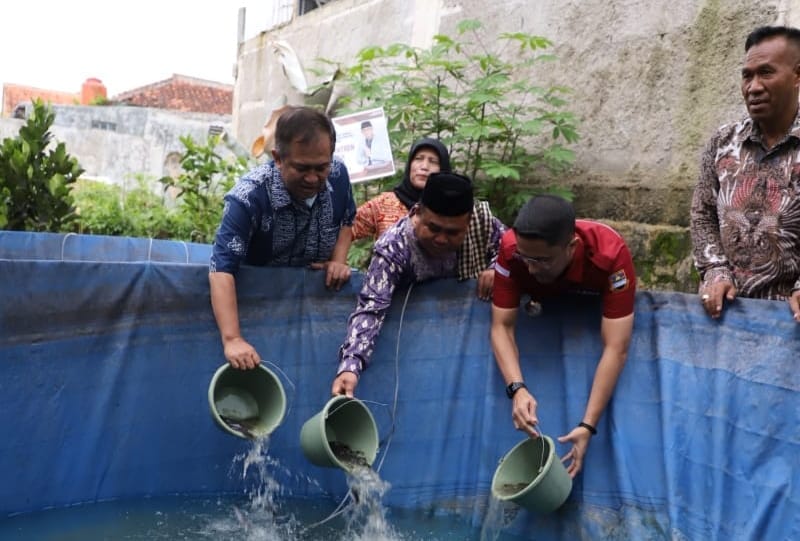 Pemkab Bandung Barat Salurkan 1.000 Bibit Lele