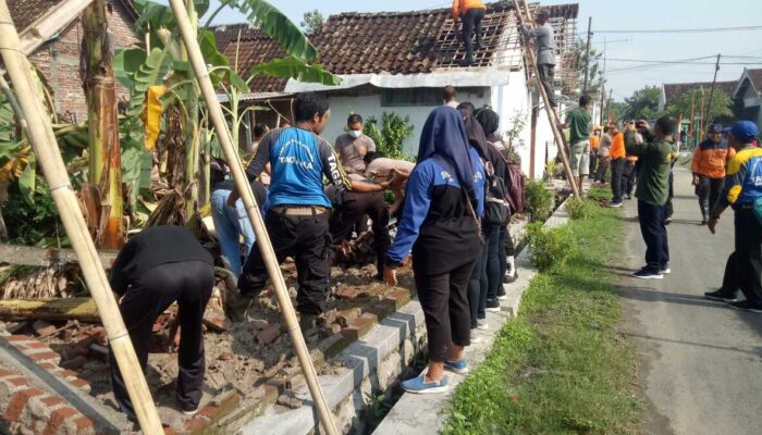 Puluhan Relawan di Madiun Bergerak Usai Bencana