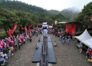 Barongsai Tonggak Ramaikan Kawah Putih