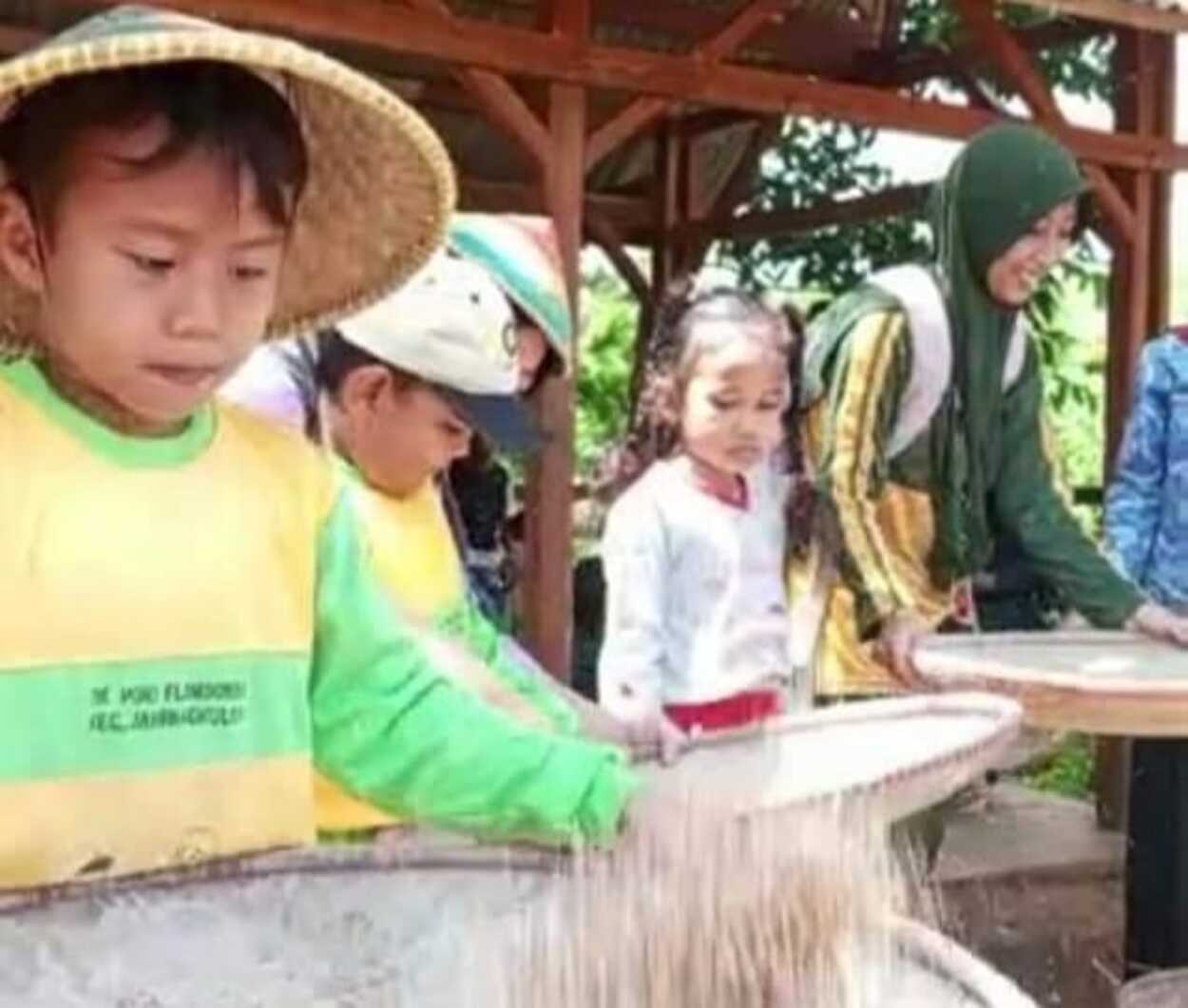 Desa Wisata Hanjeli Ajari Anak Cintai Pangan Lokal