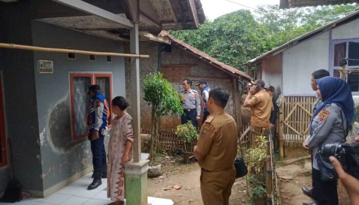 Kadishub Cianjur Tinjau Rumah Terdampak Gempa