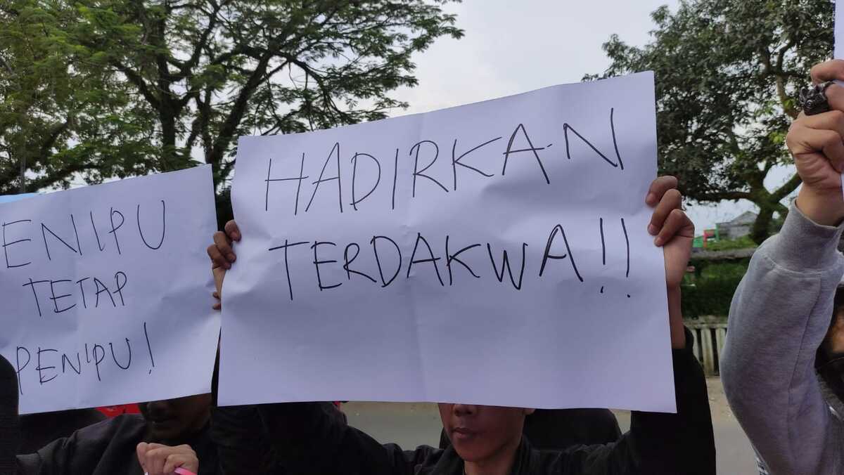 Pengadilan Negeri Bale Bandung Didemo Mahasiswa