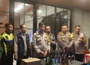 Polres Sukabumi Sita 372 Botol Miras di Malam Tahun Baru