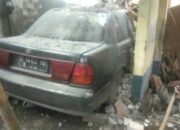 Rumah Ambruk Mobil Penyok, Ini Kisah Warga Cianjur