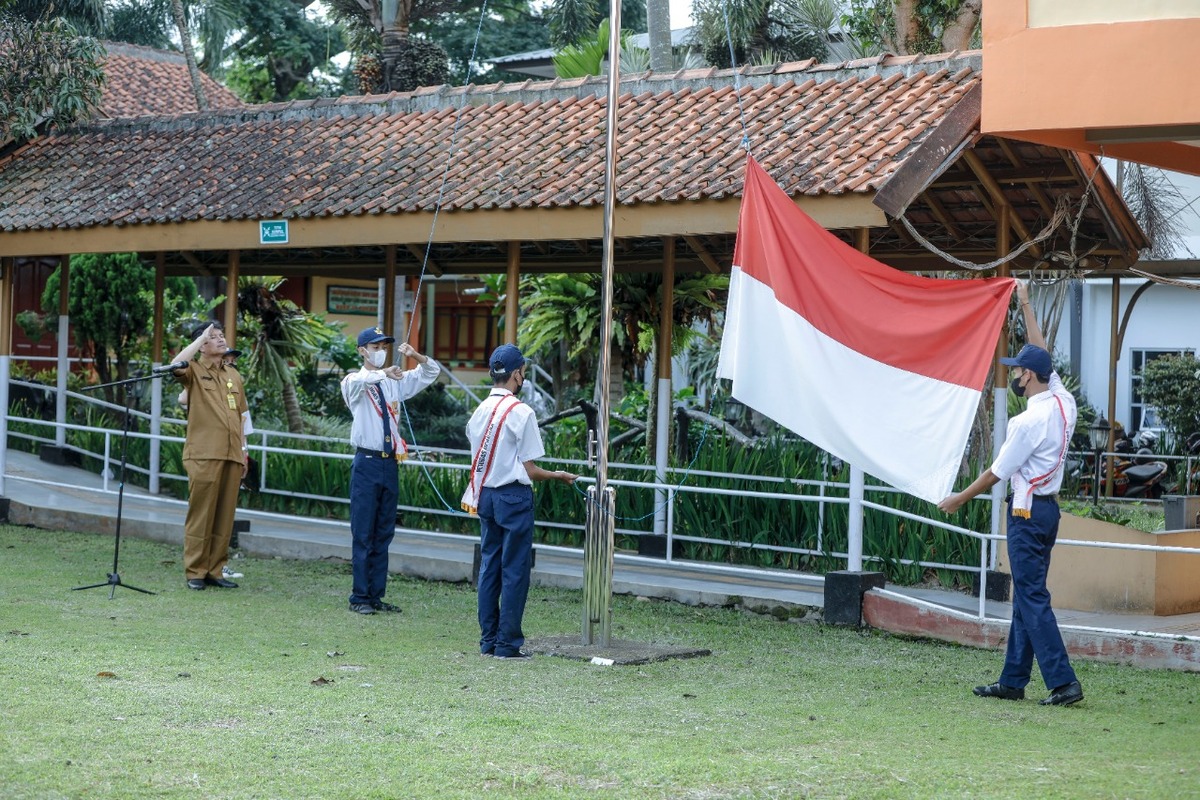 SLBN A Citeureup Kota Cimahi Upacara Bendera