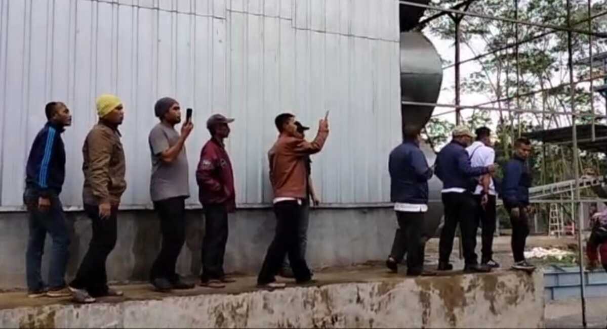 Ternak Ayam PT Reza Perkasa di Cianjur Diontrog Warga