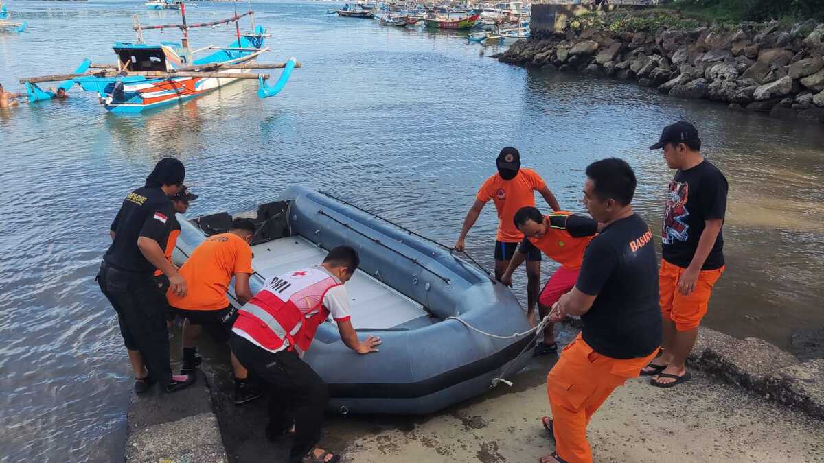 16 Perahu Nelayan Turut Mencari Sahidin di Pesisir Pacitan