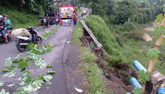 Dampak Cuaca Ekstrem, Dataran Tinggi Magetan Longsor