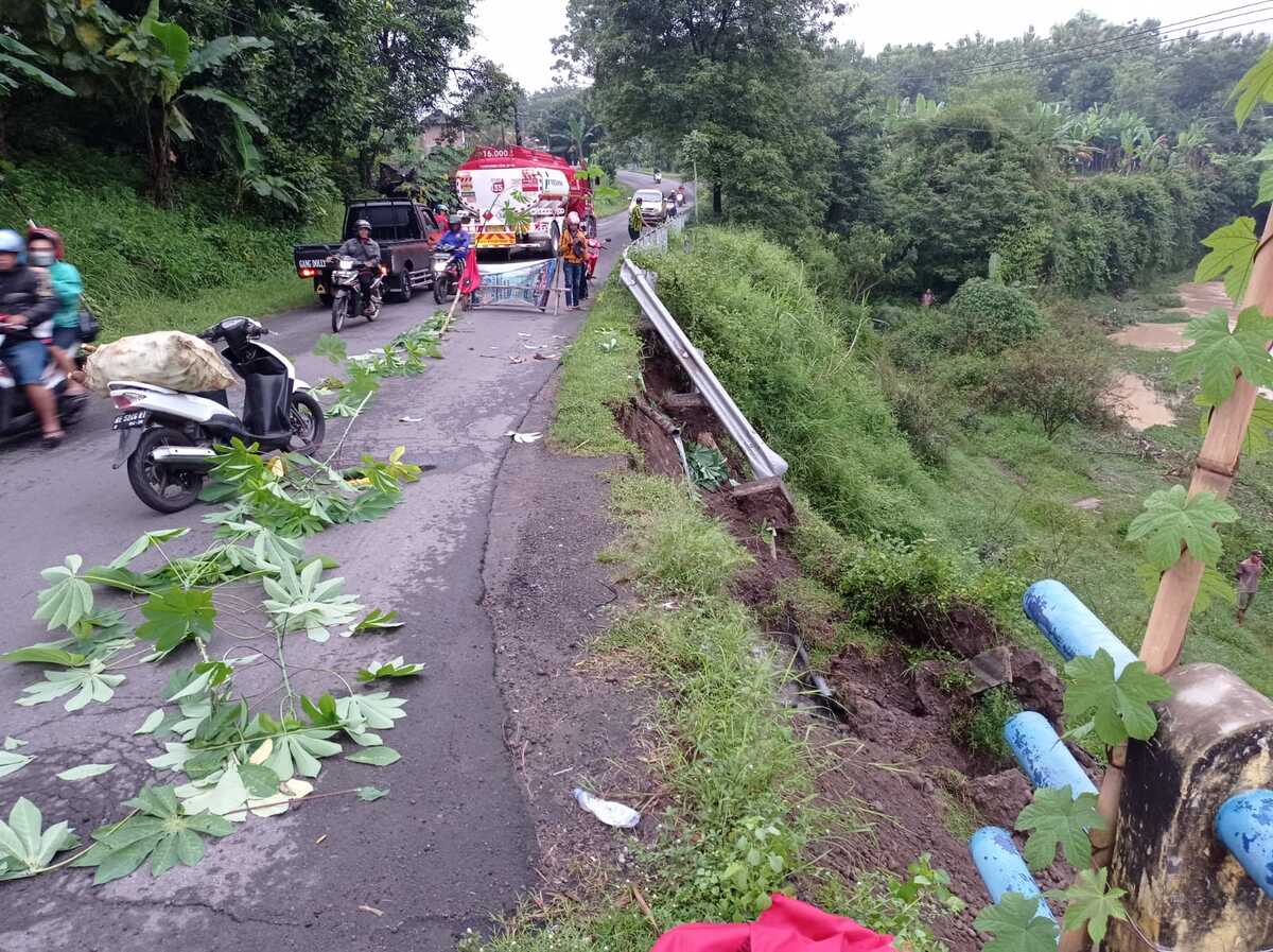 Dampak Cuaca Ekstrem, Dataran Tinggi Magetan Longsor