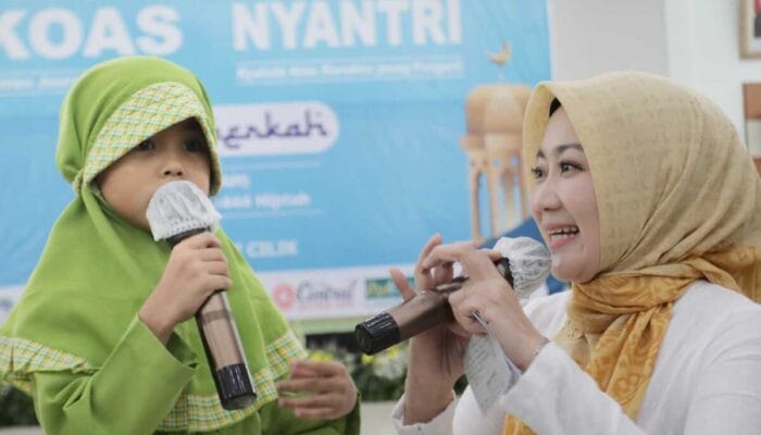 Atalia Praratya Sapa Peserta Kontes Juara Anak Soleh