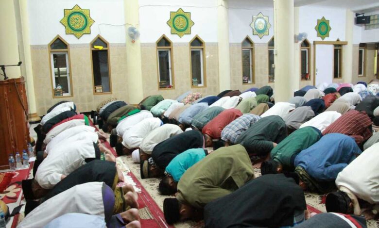 Dadang Supriatna Tarling Kedua di Mesjid Al-Munawwaroh