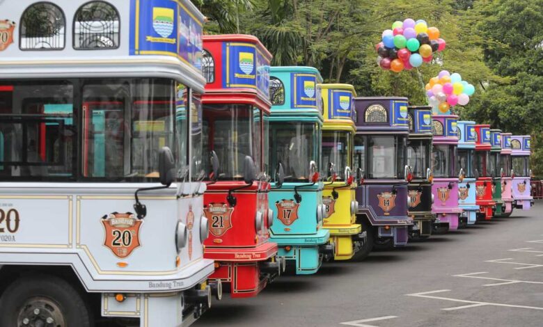 Di Kota Bandung Bisa Ngabuburit Naik Bandros