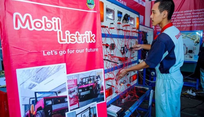 Kadisdik Jabar Resmikan Dojo, RPS, RPL SMKN Manonjaya