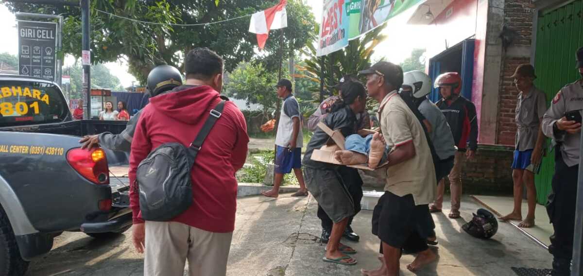 Mobil Dinas Pejabat BPSDA Bengawan Solo Tabrakan di Magetan