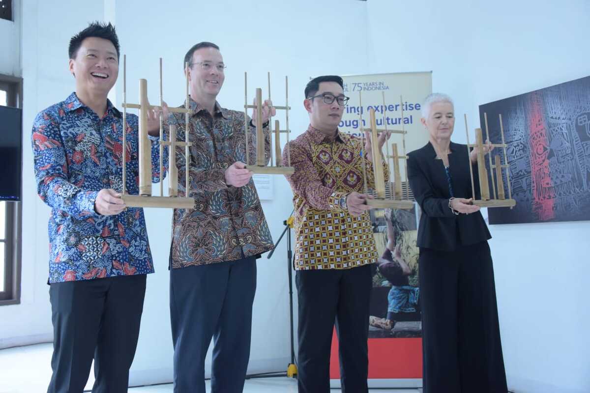 Suara Angklung Tandai 75 Tahun British Council