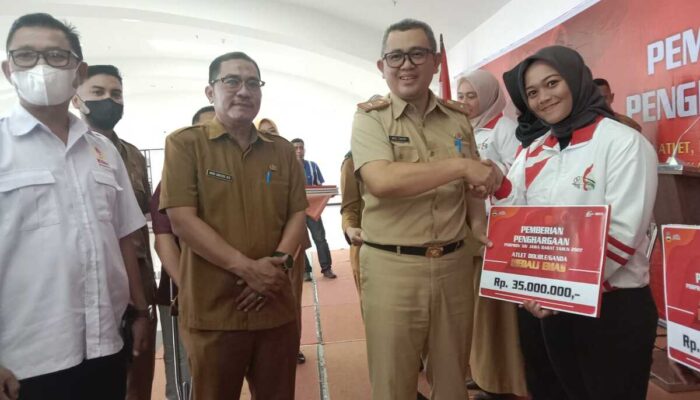 Atlet Bandung Barat Berprestasi Mendapat Bonus