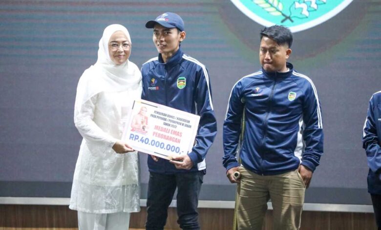 Bupati Purwakarta Beri Bonus Atlet Porprov dan Peparda Jabar