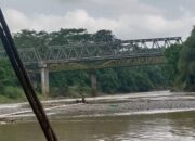 Ibu dan Anak Terjatuh di Jembatan Cibuni saat Selfie