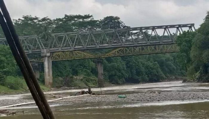 Ibu dan Anak Terjatuh di Jembatan Cibuni saat Selfie