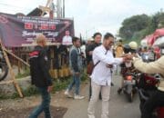 Pemuda Abadi Bangsa BOSS KBB Bagikan Takjil dan Sembako