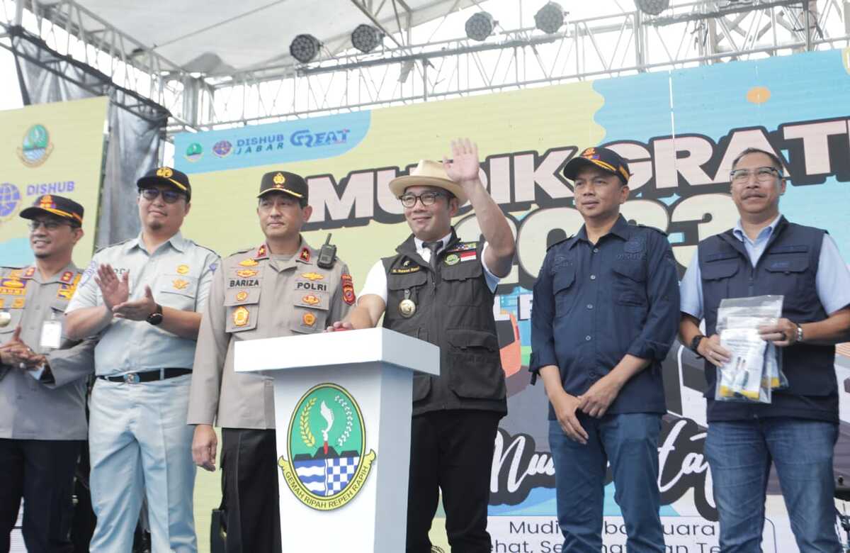 Ridwan Kamil Lepas Mudik Gratis di Terminal Cicaheum