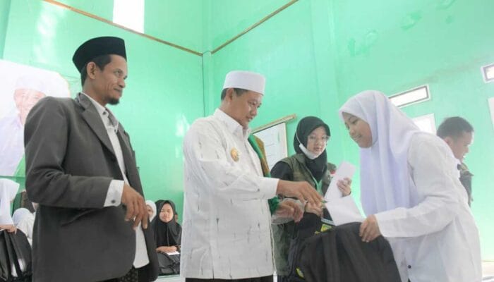 Safari Ramadan Pak Uu Kunjungi Pesantren Sirojul Huda