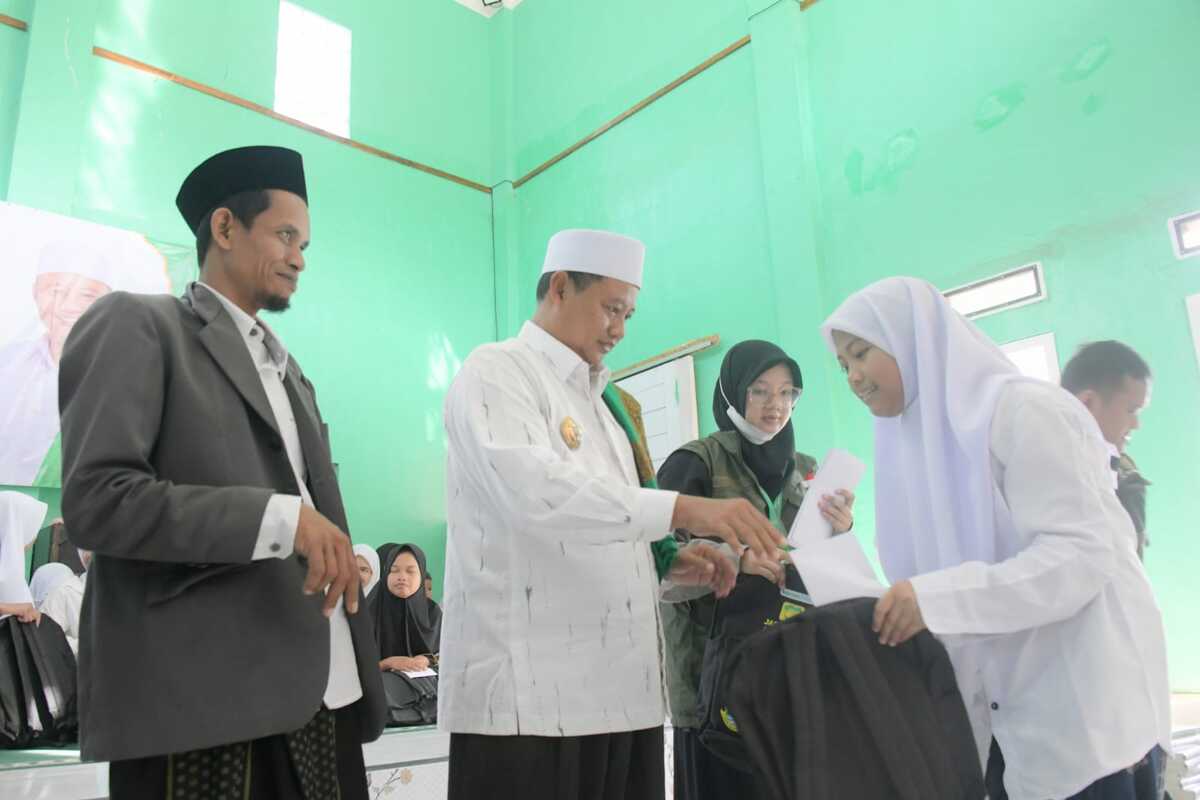 Safari Ramadan, Pak Uu Kunjungi Pesantren Sirojul Huda