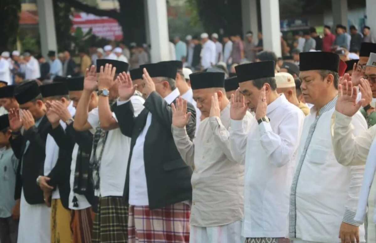 Warga Antusias Salat Ied Bersama Bupati Sukabumi