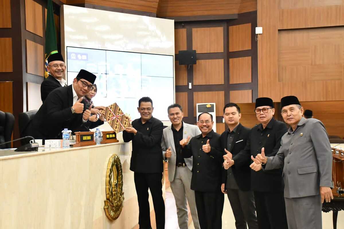 3 Pembahasan Rapat Paripurna DPRD Jawa Barat
