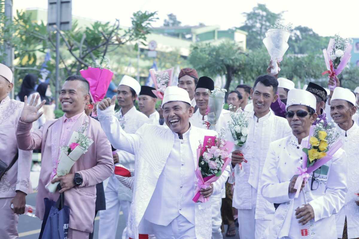 300 Pengantin di Bekasi Warnai Bucinfest