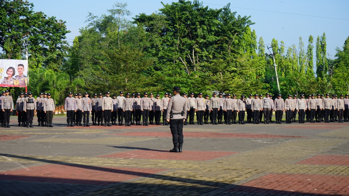 555 Polisi RW di Kabupaten Sukabumi Disebar