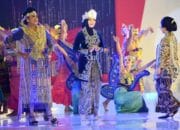 Atalia Praratya Ikuti Fashion Show HUT Dekranas Ke-43