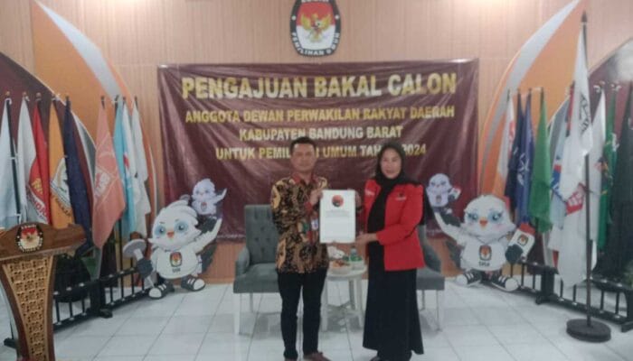 DPC PDI Perjuangan KBB Resmi Daftarkan 50 Bacaleg