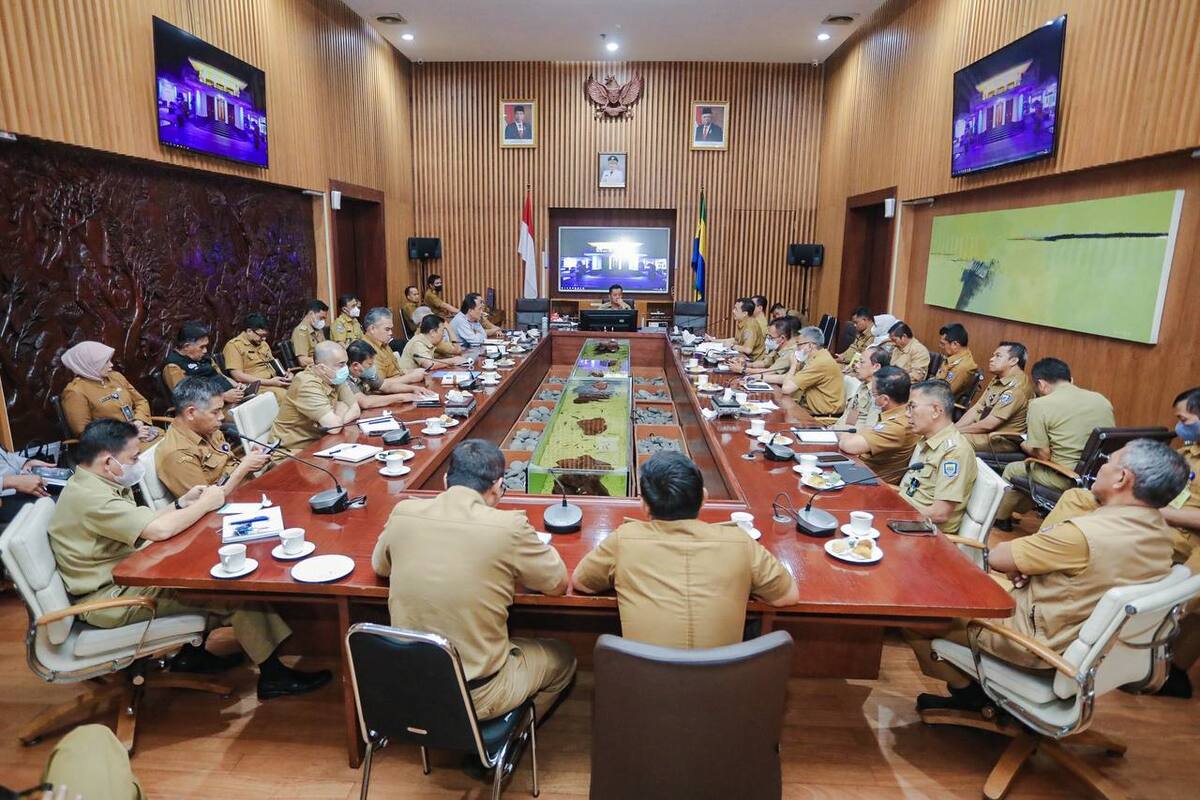 Ema Sumarna Kinerja Camat Harus Pasti Jangan Kamuflase