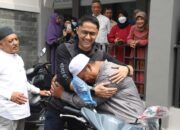 Hengky Kurniawan Beri 1 Unit Motor kepada Marbot Masjid